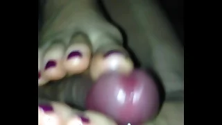 I love doing footjob&period;